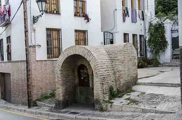 Granada 185 - barrio del Albayzin - aljibe.jpg